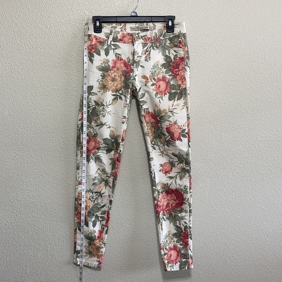 Zara Floral Jegging Jeans - Picture 8 of 12